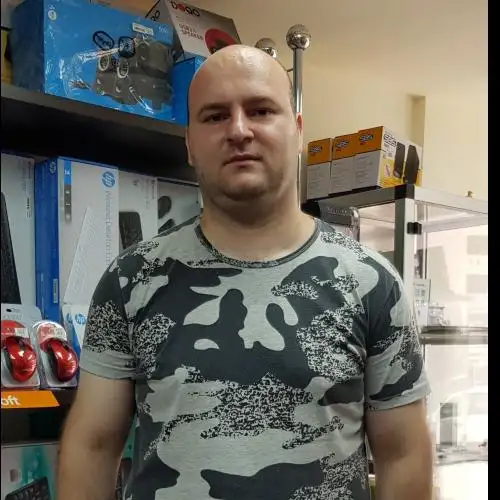 vladimir, 40Rishon LeZion, Israel