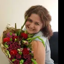 Veronika, 45