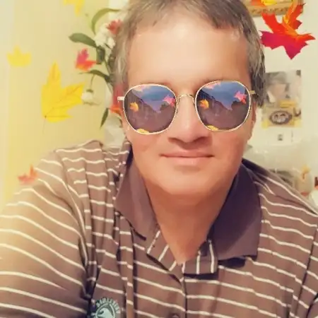 artur, 58Ramla, Israel 