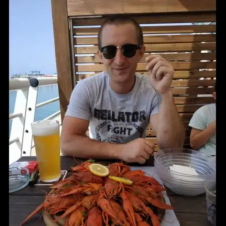 Denis, 42Afula, Israel 