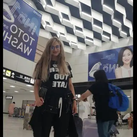 Jenya, 41Netanya, Israel 