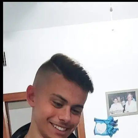 moshe, 28Holon, Israel 
