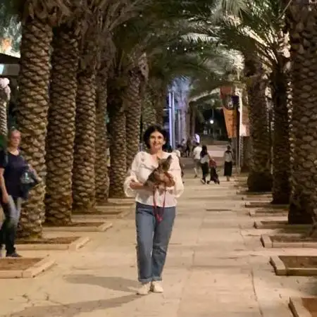 Vanda, 61Rishon LeZion, Israel