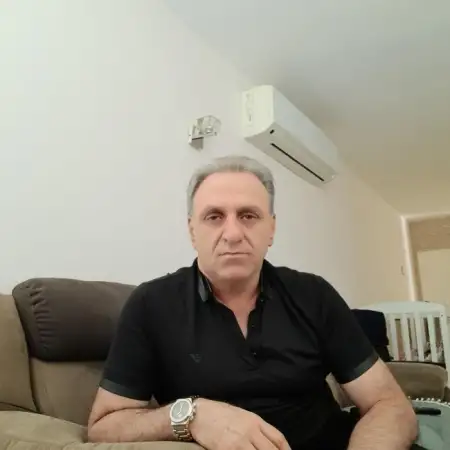 devid, 61Holon, Israel