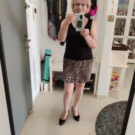 Elena, 66Rehovot, Israel