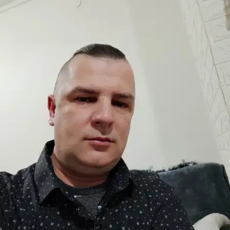 Aleksandr, 48Petah Tikva, Israel 