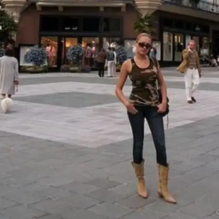 Laura, 38Stuttgart, Germany 