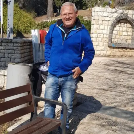 בני, 76 Netanya, Israel