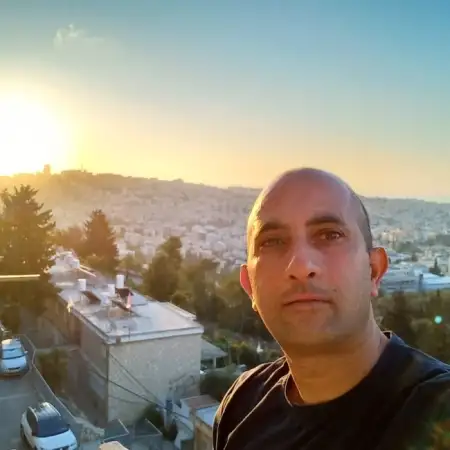 אליאס, 44Nazrat Illit, Israel