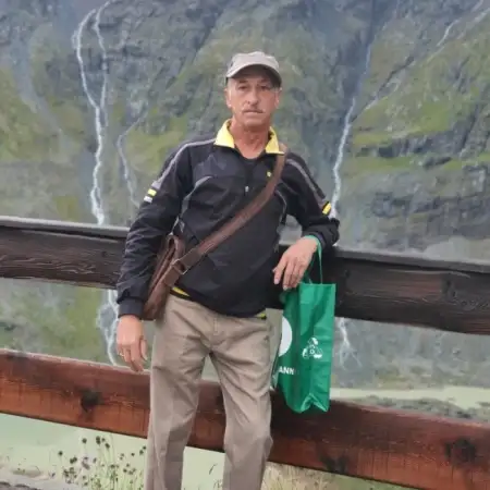 Aleksey, 52Petah Tikva, Israel 