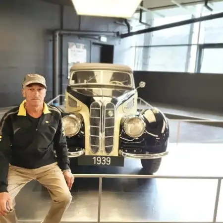 Aleksey, 52Petah Tikva, Israel 