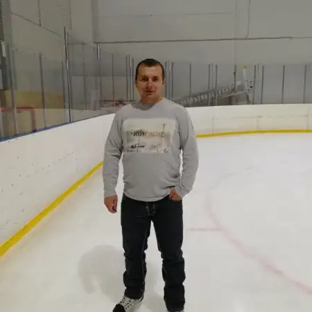 Dmitriy, 48Saint Petersburg, Russia 