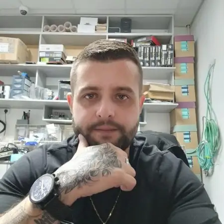 Oleg, 34Arad, Israel 