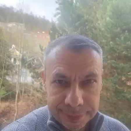 Eduard, 56Bat Yam, Israel 