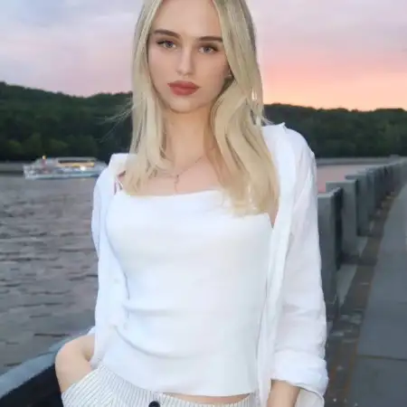 Sofiya, 32Berlin, Germany 