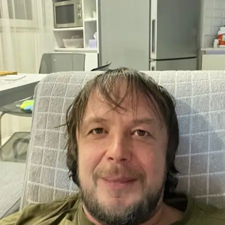 Viktor, 45Artem, Russia