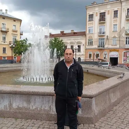 Leonid, 40Chernivtsi, Ukraine