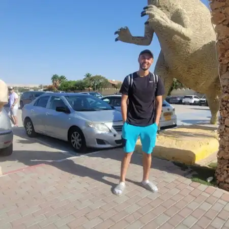 Fazliddin, 38Holon, Israel