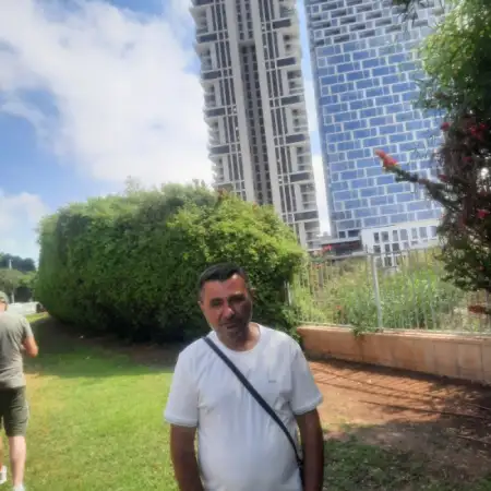 Mamuka, 46Holon, Israel