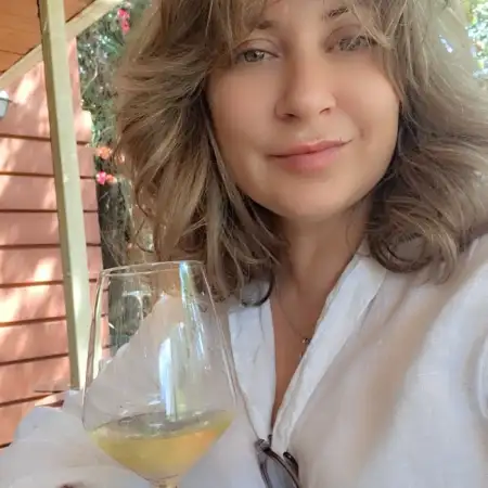 Yana, 44Haifa, Israel