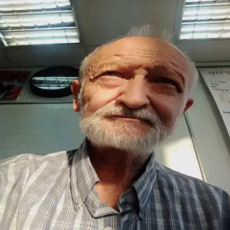 Aleksandr, 71USA 