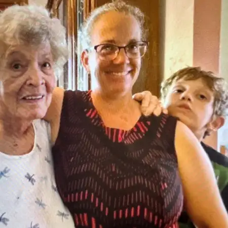 Lynn, 52Gallup, USA 