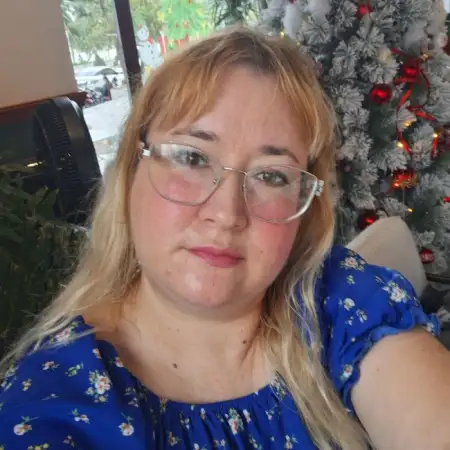 Viktoriya, 41Hungary