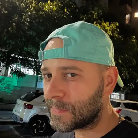 Artur, 37Haifa, Israel