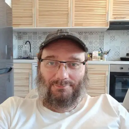 Moshe, 44Moscow, Russia 