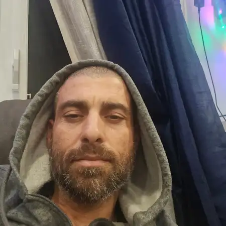 Eli, 41Canada 