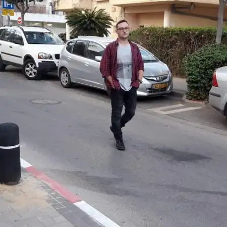 Daniel, 40Herzliya, Israel 