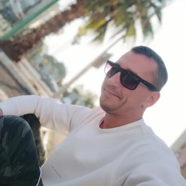 Aleksandr, 45Petah Tikva, Israel 