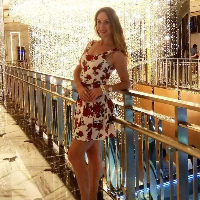 Elena, 34Lviv, Ukraine 