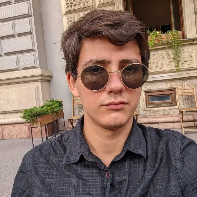 Ariel, 30Budapest, Hungary