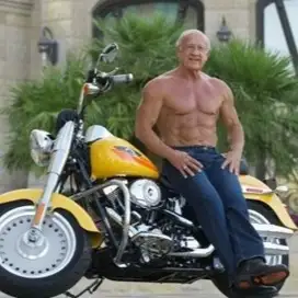 Dmitriy, 74Tel Aviv, Israel 