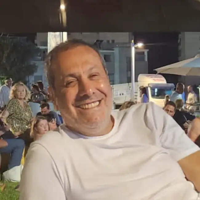 Simon, 56