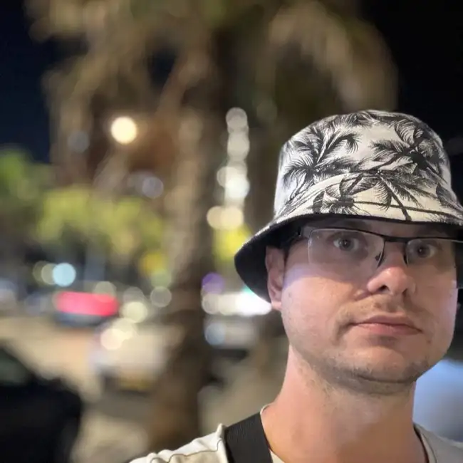 Aleksey, 37