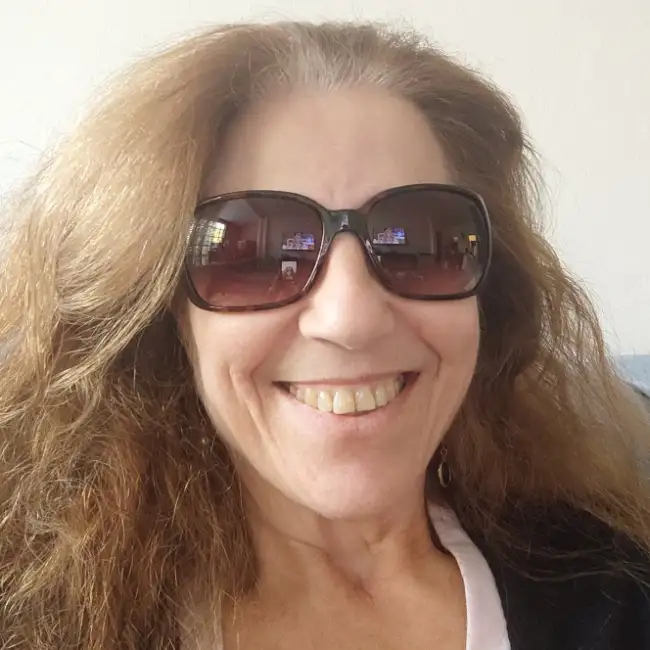 אריאל, 62