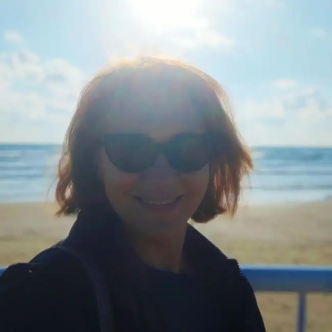 Elena, 51