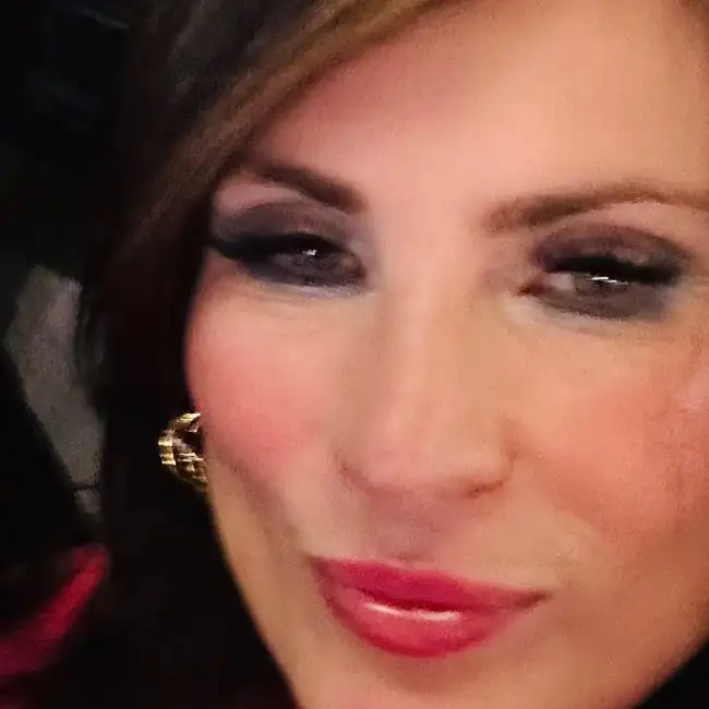 Joanna, 60