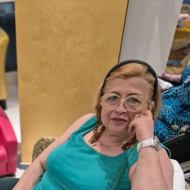 Elena, 67, Hanover, Germany - MazelMe