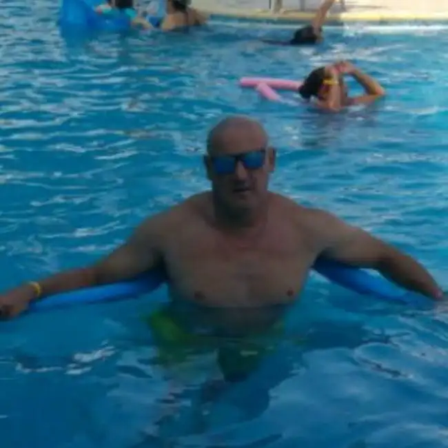 Avi, 54