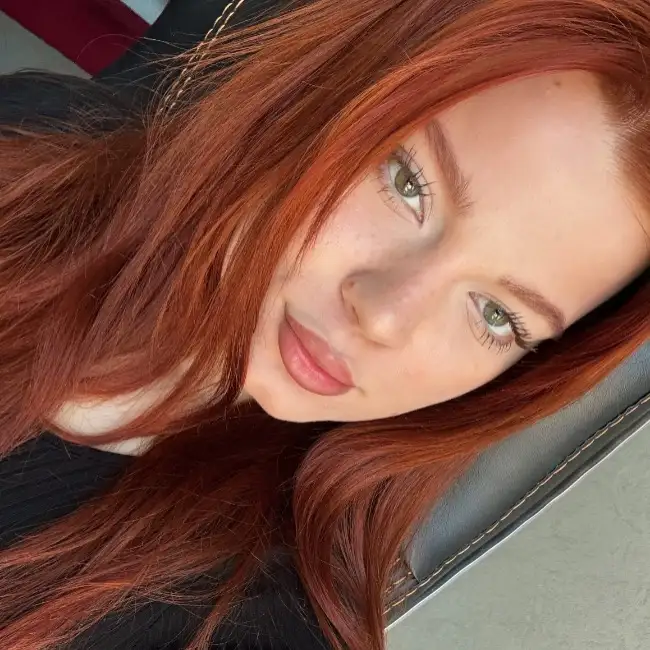 Sofiya, 24