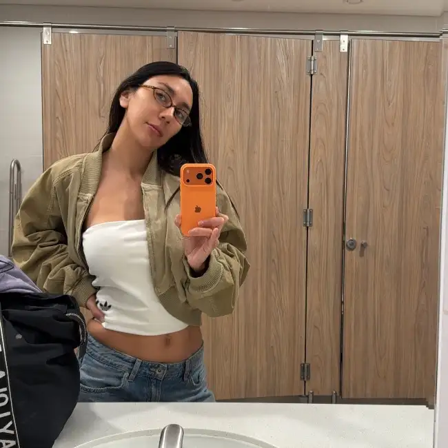 Sophie, 32